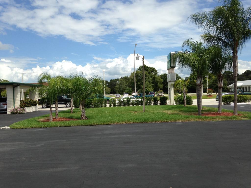 Economy Inn Okeechobee Exterior photo